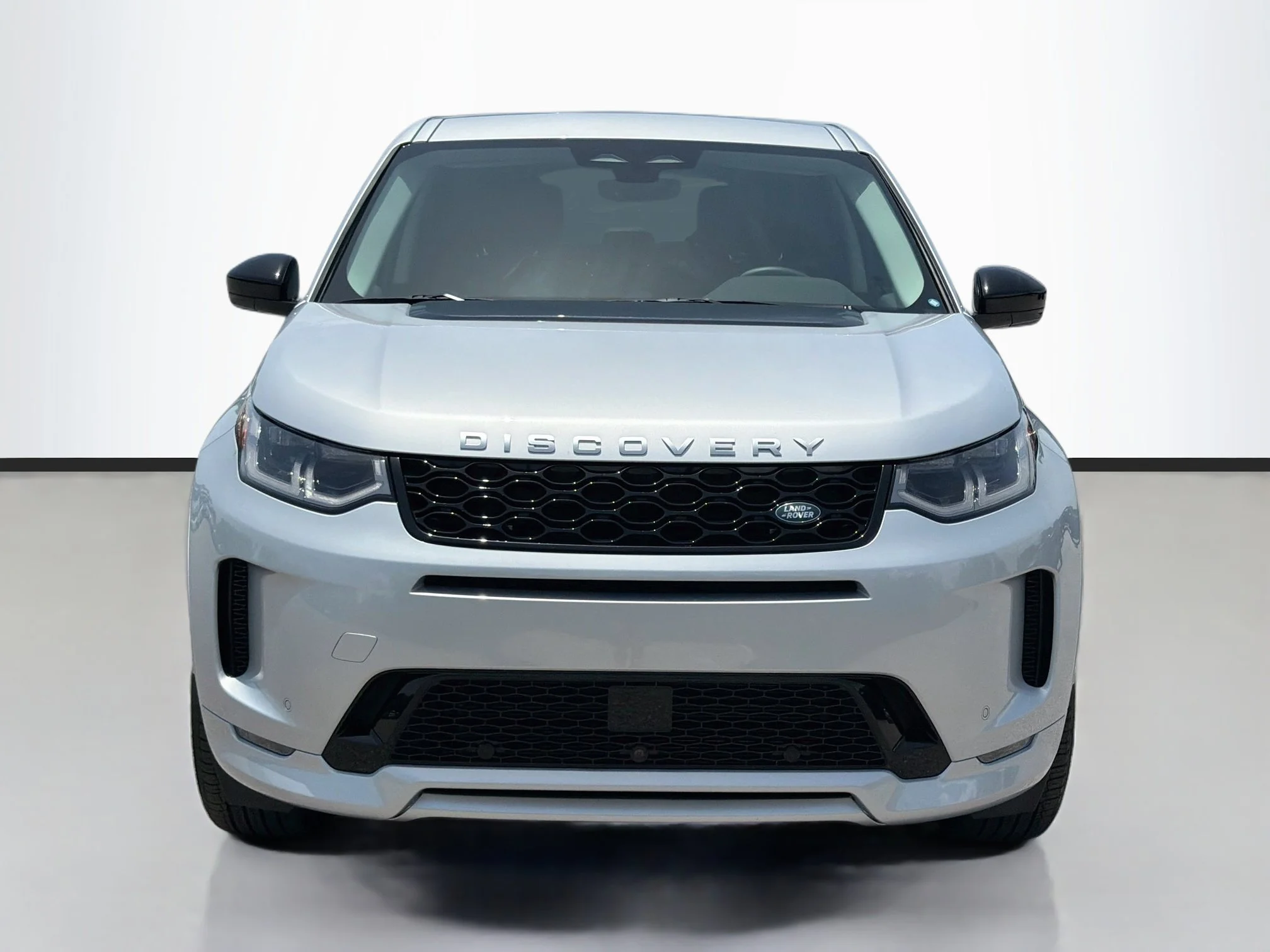 Certified Used 2025 Hakuba Silver Metallic Land Rover S image 8