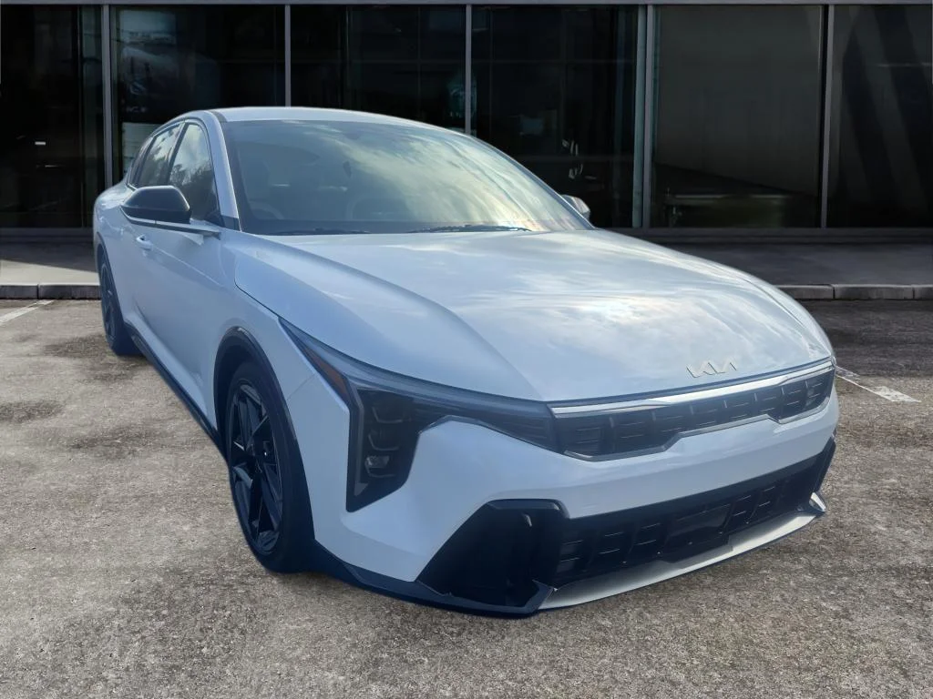 New 2026 Snow White Pearl Kia GT-Line image 3