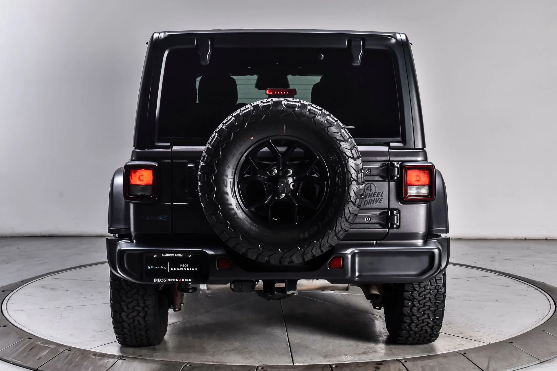 Used 2025 Crystal Metallic Jeep Willys 4xe image 5
