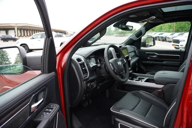 New 2026 Molten Red Pearl-Coat Exterior Paint RAM Laramie image 12