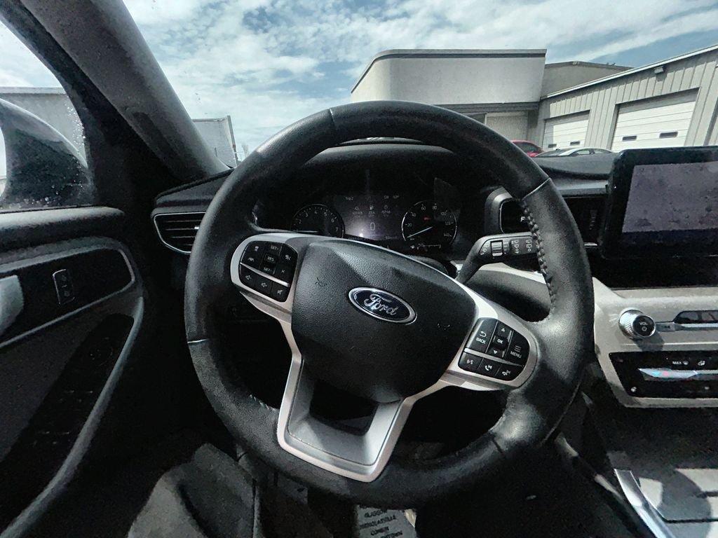 Used 2023 Green Ford XLT image 22