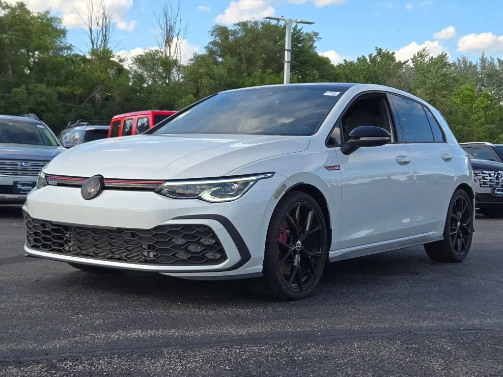 Used 2024  Volkswagen S image 5