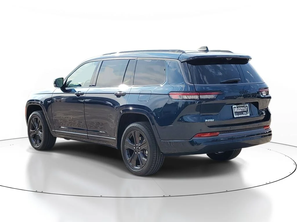 New 2027 Fathom Blue Pearl-Coat Paint Jeep Limited Reserve image 4