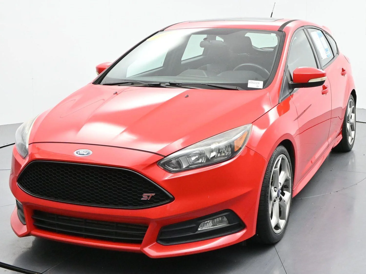 Used 2016 Race Red Ford ST image 3