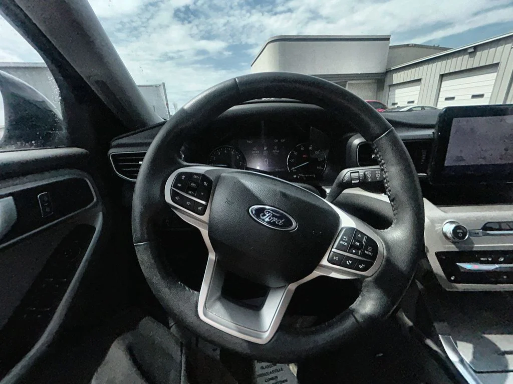 Used 2023 Green Ford XLT image 22