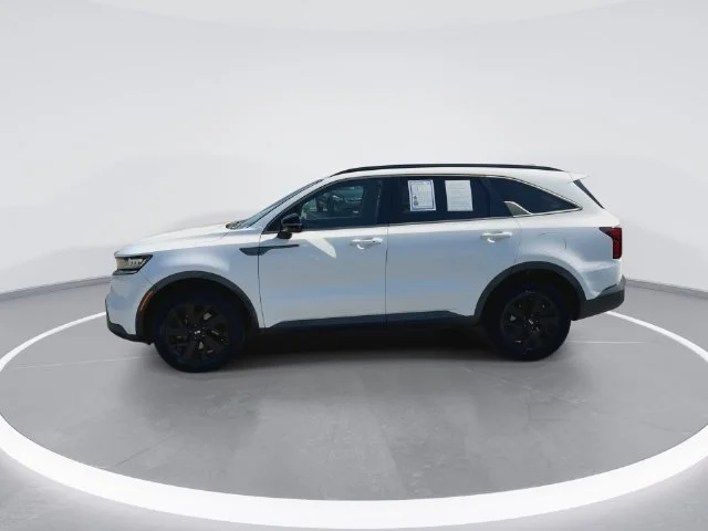 Used 2021 White Kia S image 5