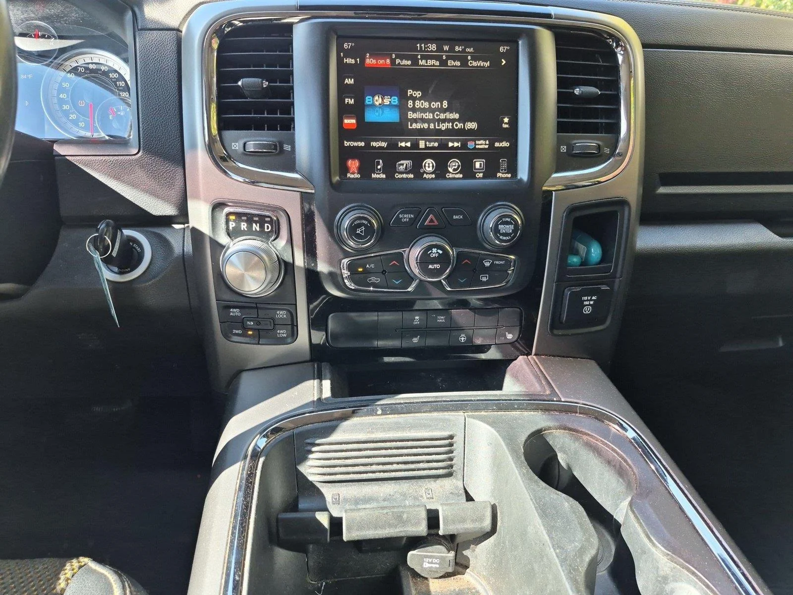 Used 2016 BRIGHT WHITE CLEARCOAT RAM SPRT image 26