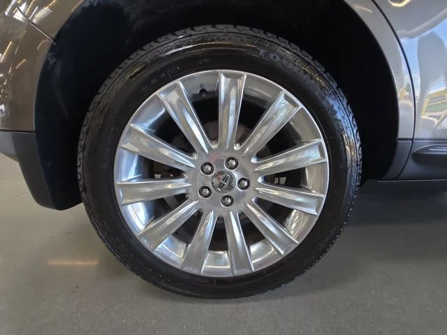 Used 2012 Gray Lincoln Base image 29