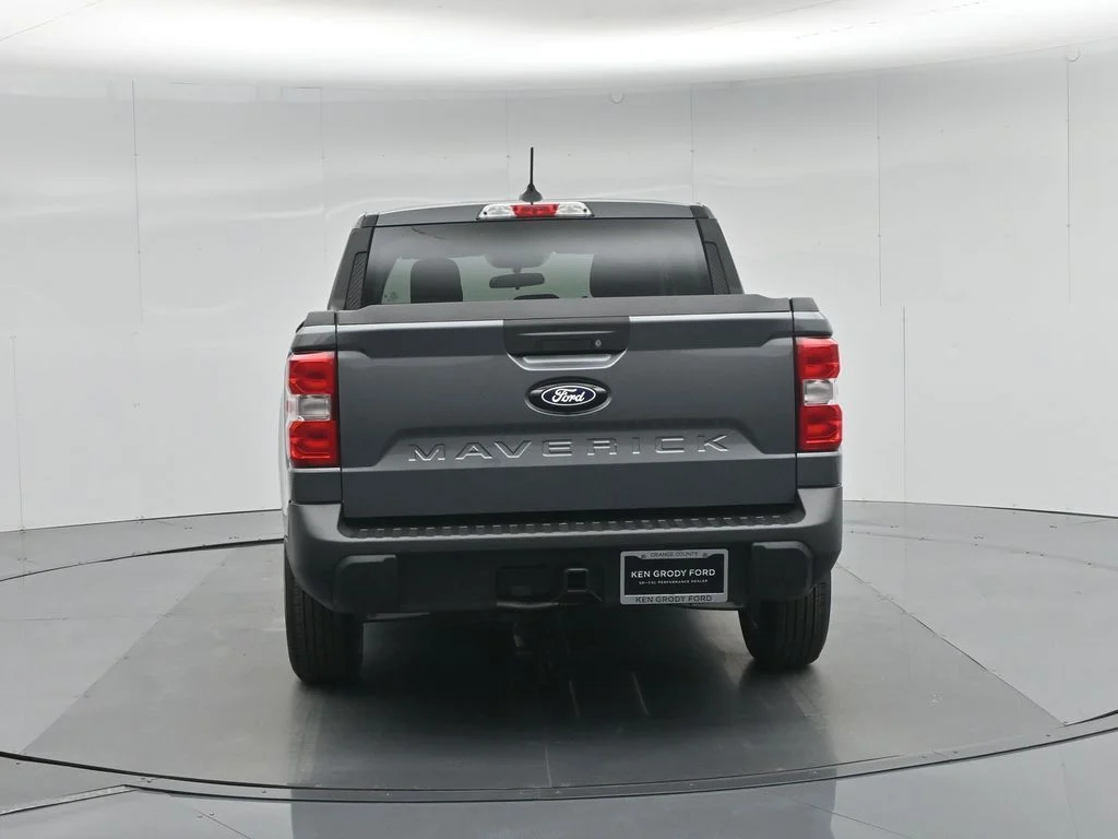 New 2026 Carbonized Gray Metallic Ford XLT image 29