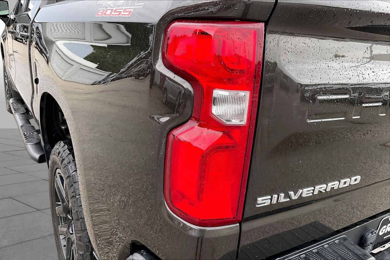 Used 2021 OXFORD BROWN METALLIC Chevrolet LT Trail Boss image 27