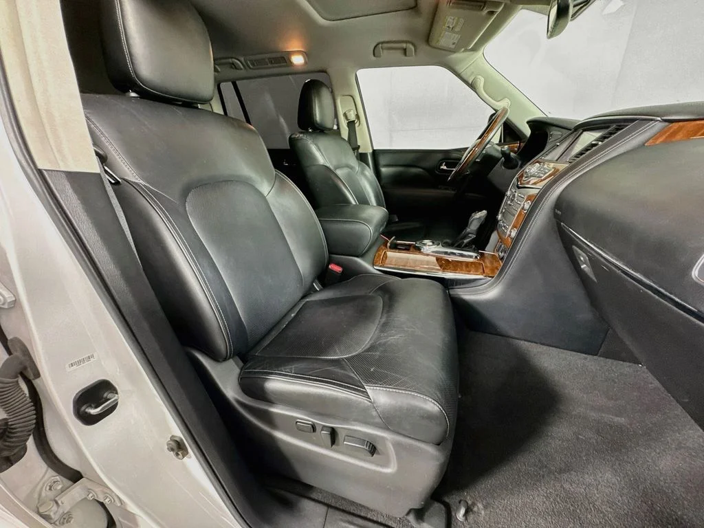 Used 2018 White INFINITI  image 38