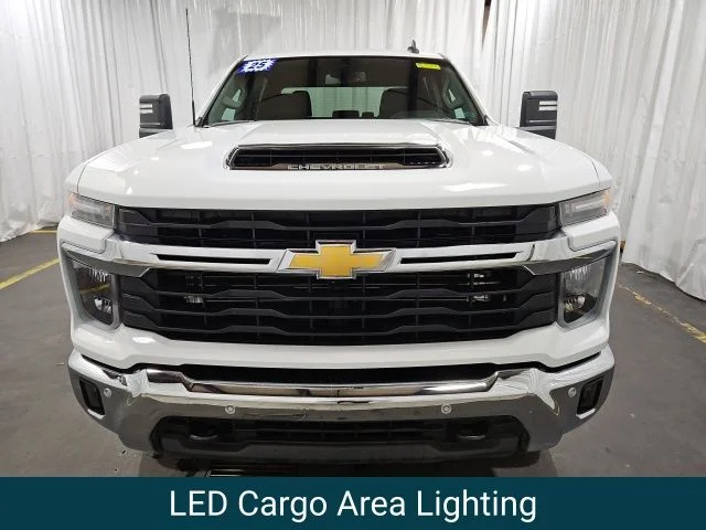 Used 2025 Summit White Chevrolet LT image 7
