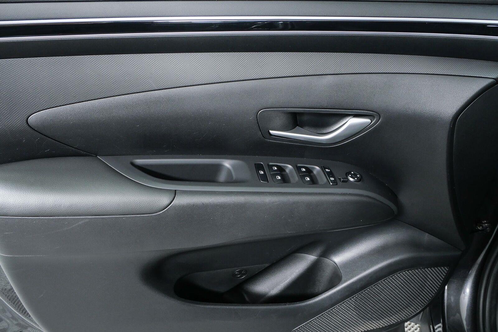 Used 2023 Portofino Gray Hyundai SE image 6
