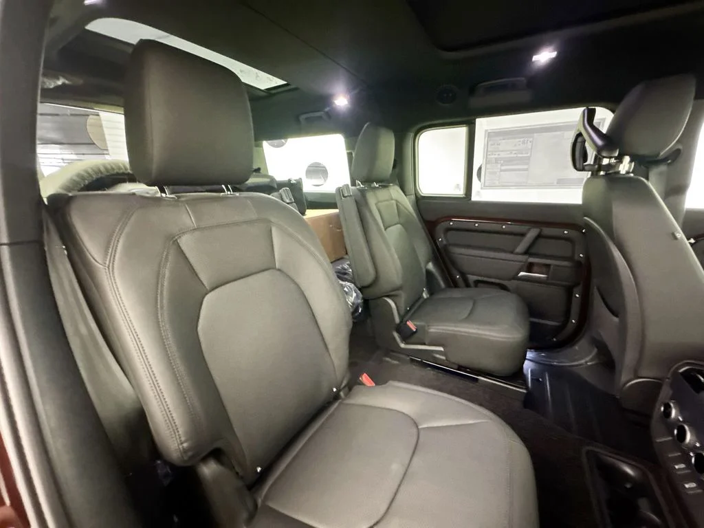 New 2026 Sedona Red Land Rover X-Dynamic SE image 29
