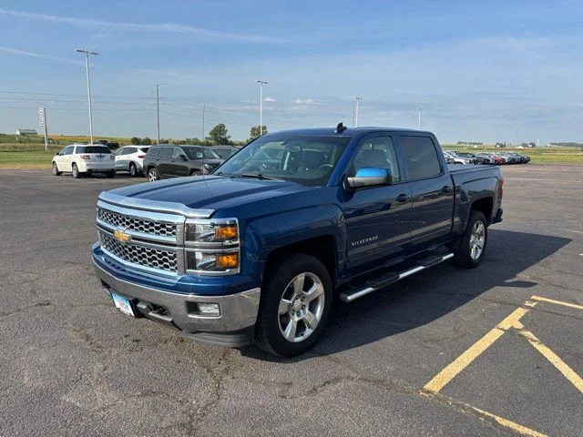 Used 2015 Deep Ocean Blue Chevrolet LT image 5