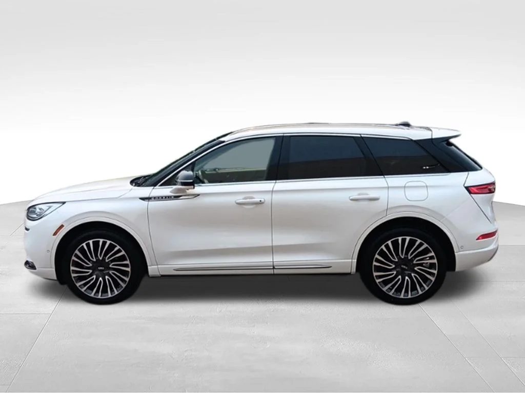 Used 2022 Pristine White Metallic Tri-Coat Lincoln Reserve image 4