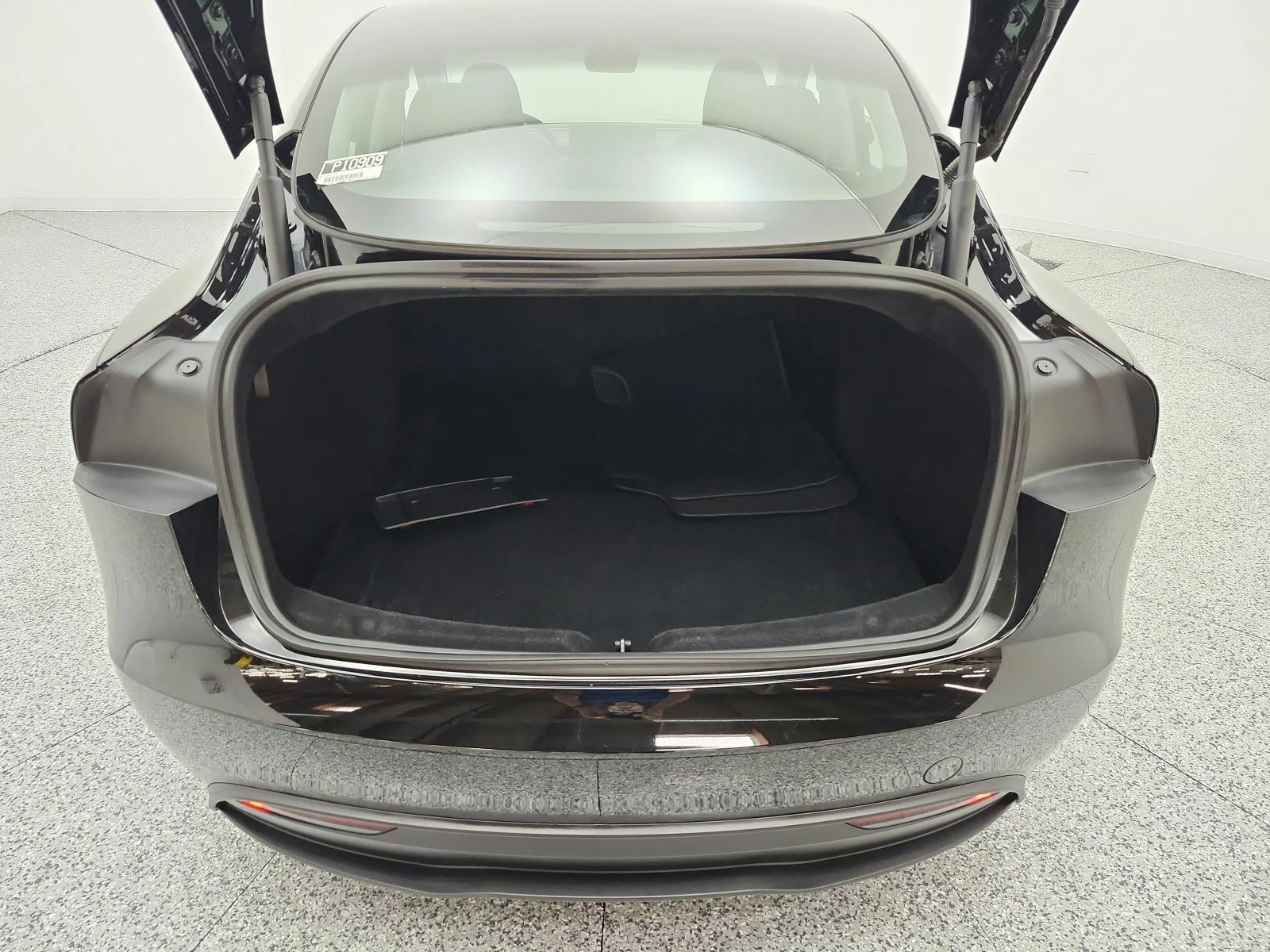 Used 2024 Solid Black Tesla Long Range image 19