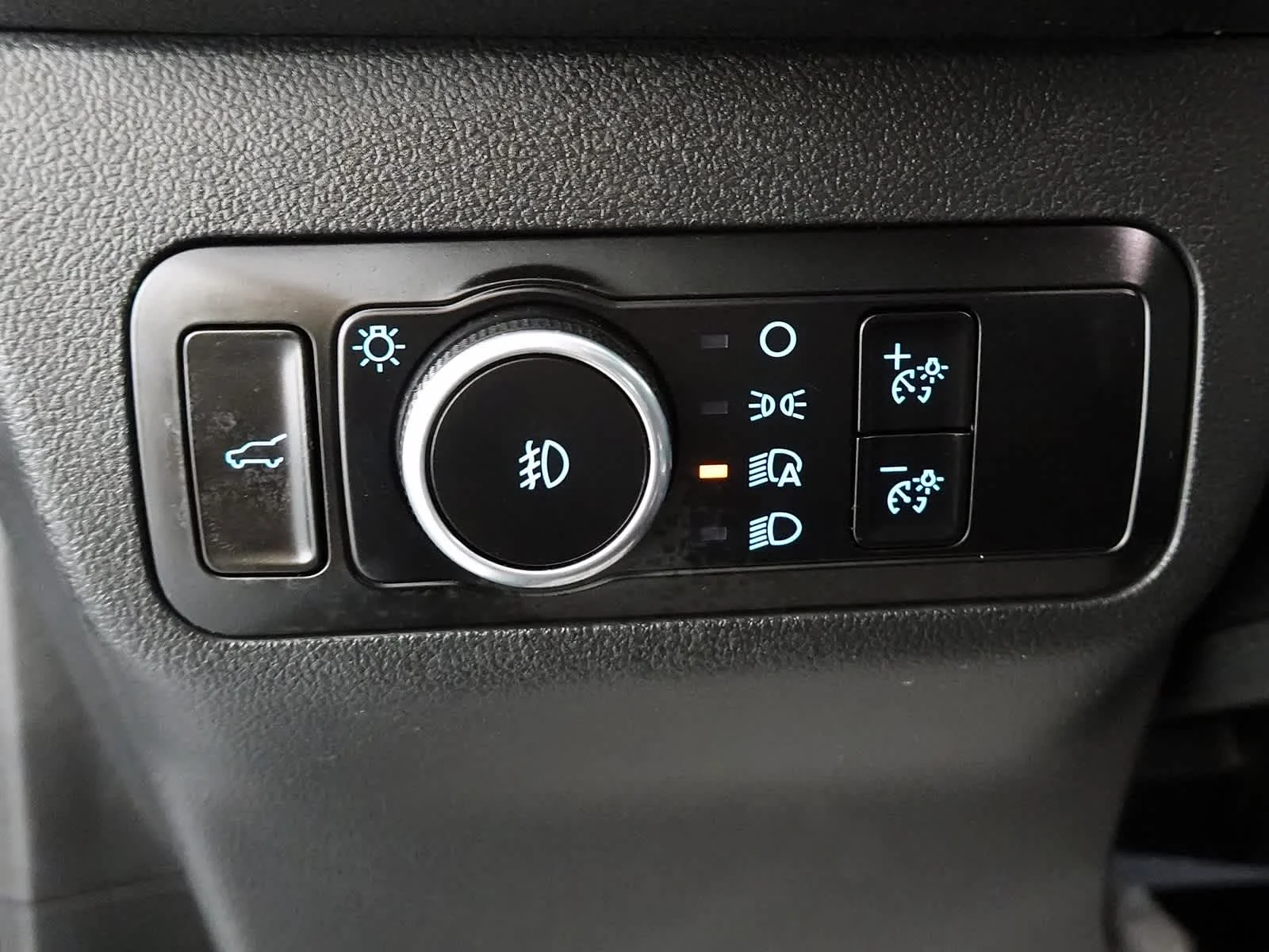 Used 2025 Space Silver Ford Platinum image 18
