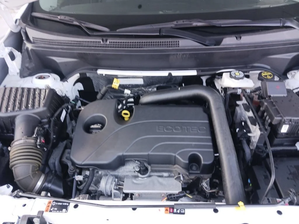 Used 2024 Summit White Chevrolet LT image 14