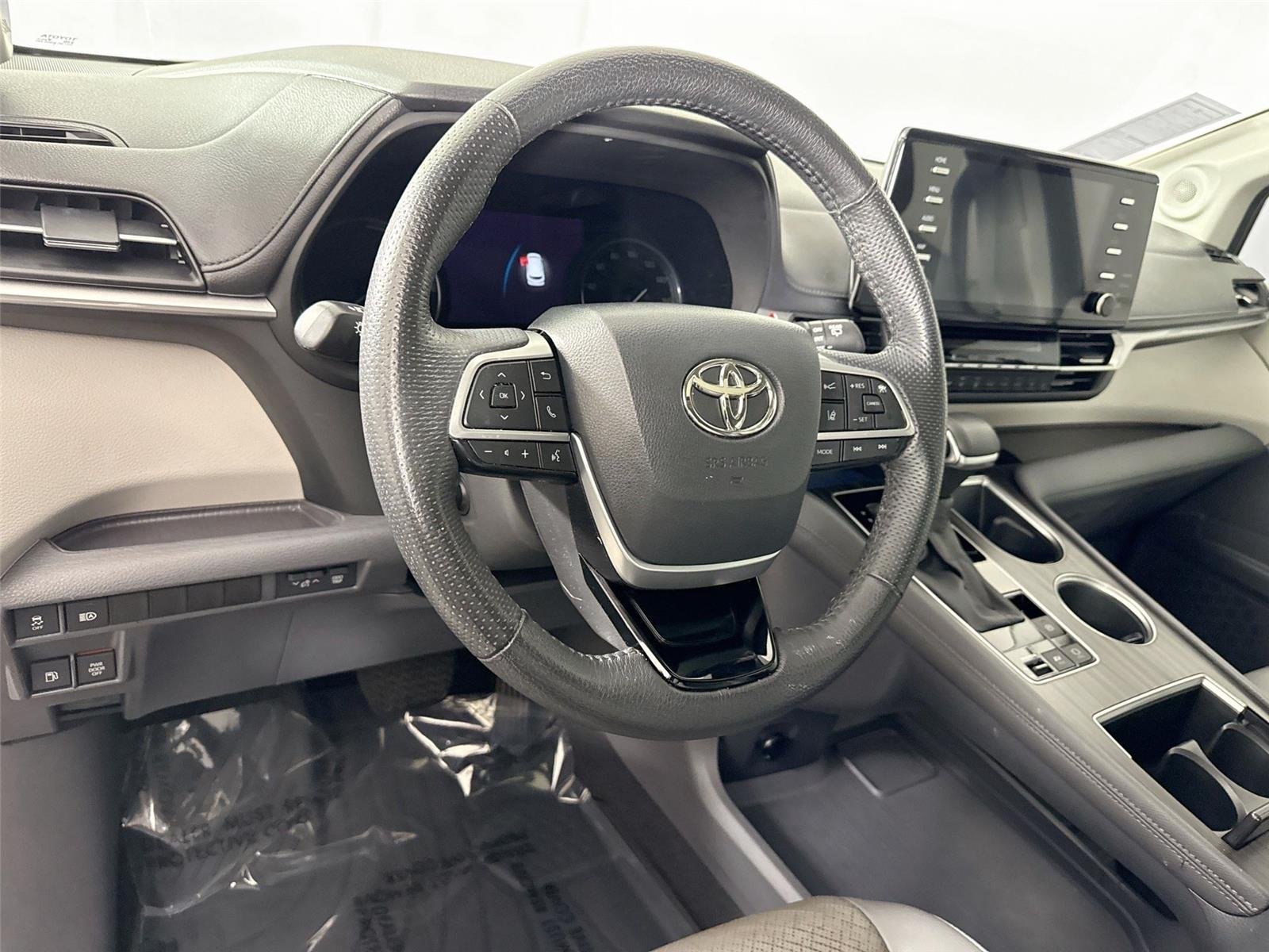 Used 2023 Ruby Flare Pearl Toyota Limited 7-Passenger image 4