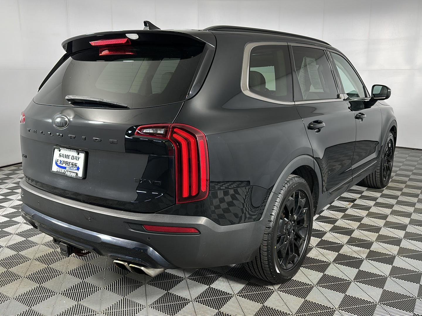 Used 2021 Ebony Black Kia EX image 33