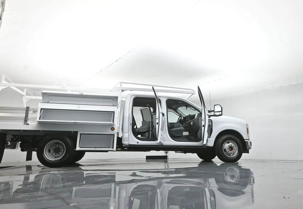 New 2026 Oxford White Ford XL image 7