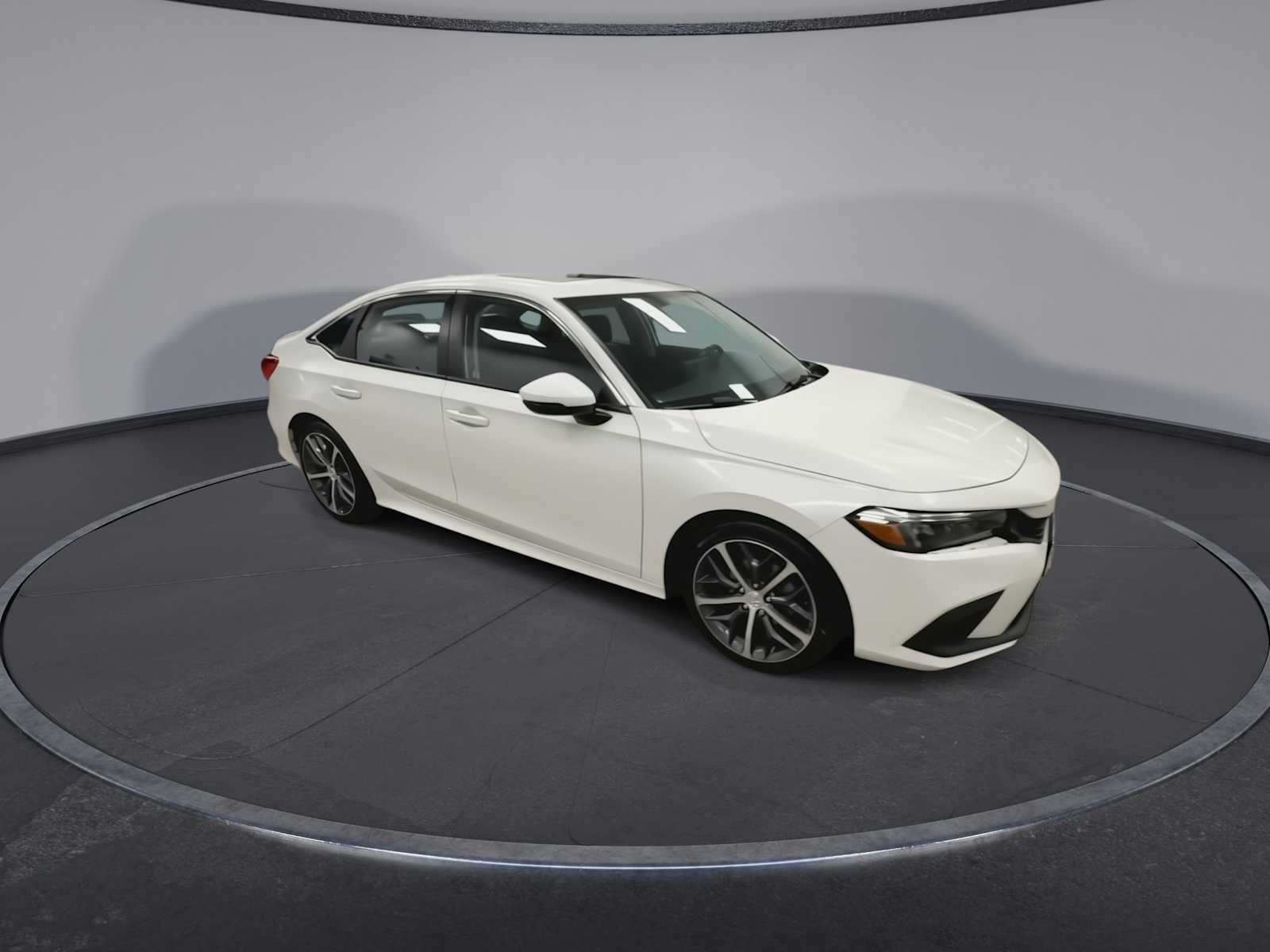 Used 2023 White Honda Touring image 2
