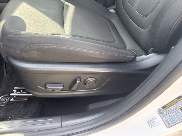 Used 2023 White Hyundai SEL image 26