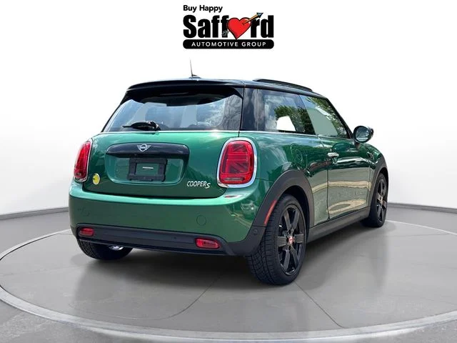 Used 2023 Green MINI Base image 9