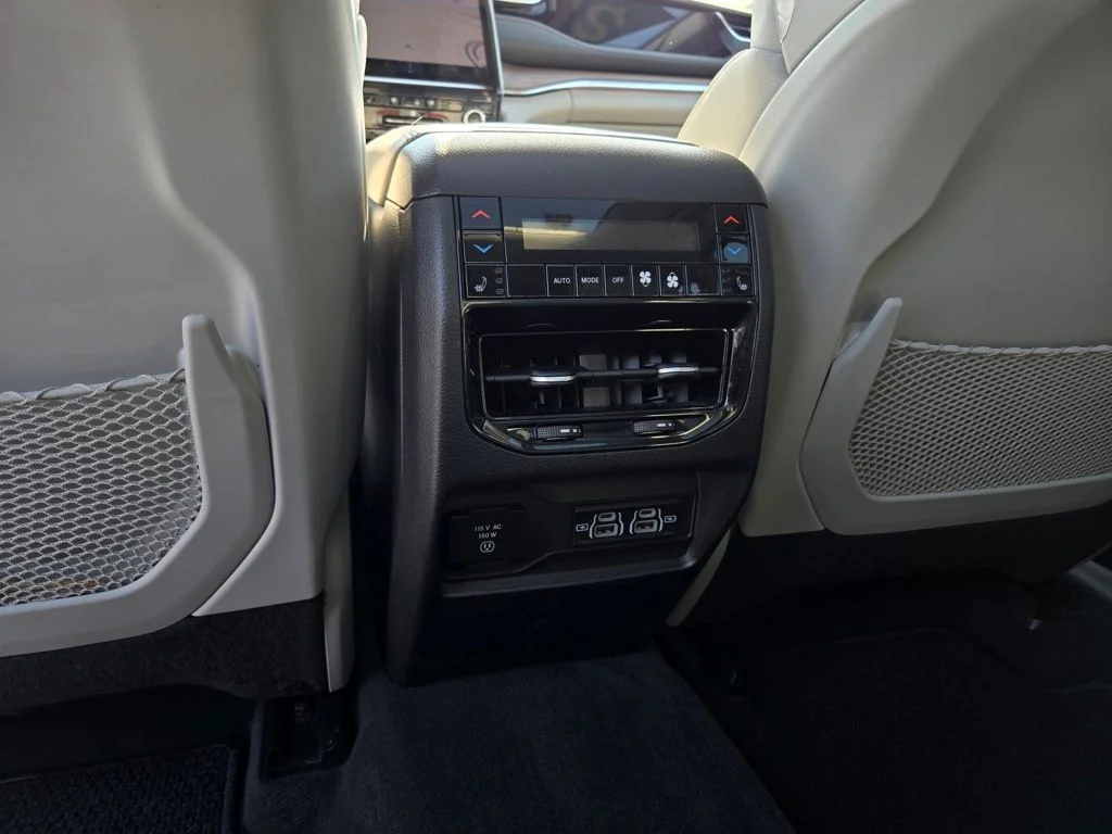 Certified Used 2022 Black Jeep Summit 4xe image 32