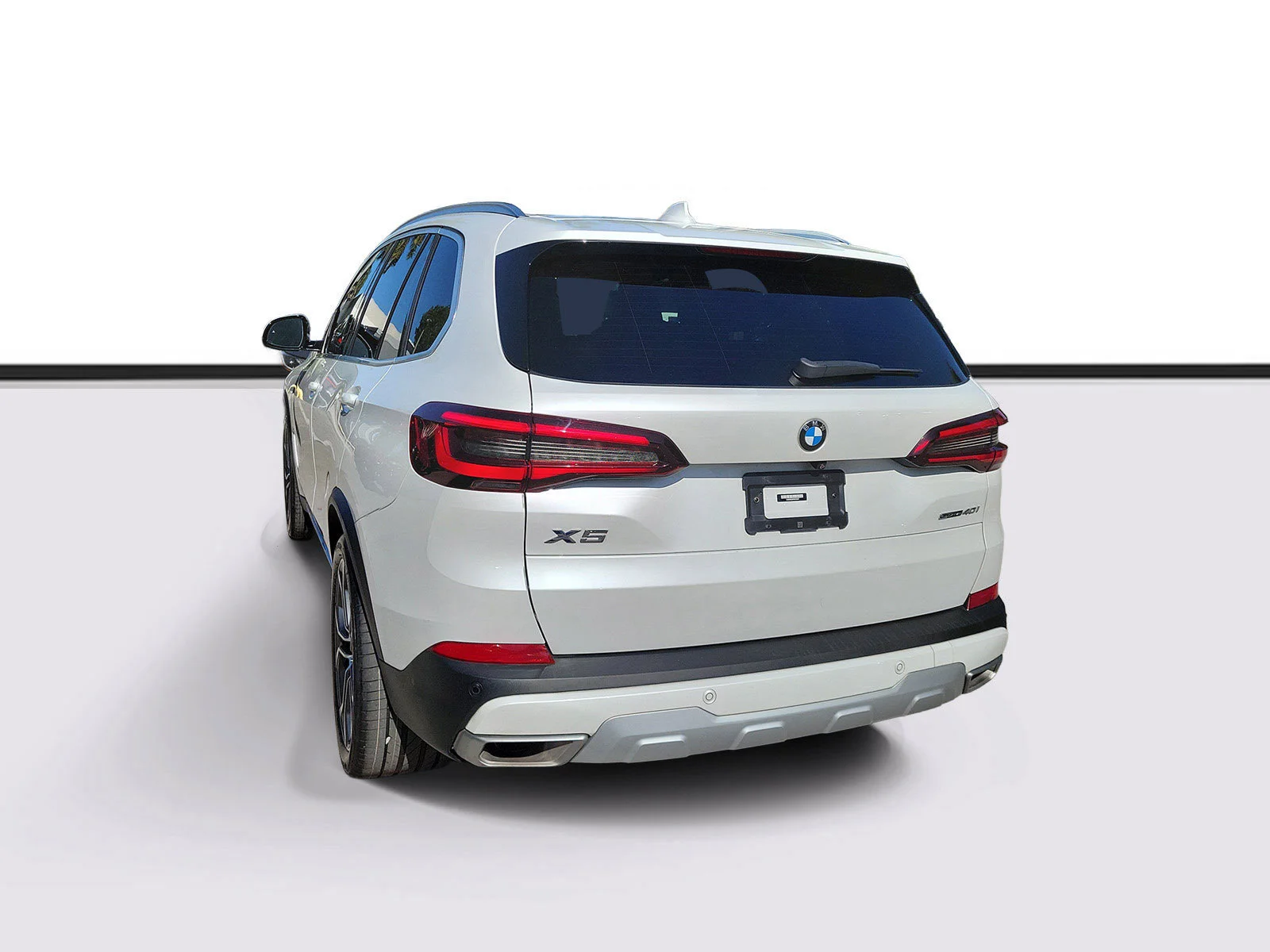 Used 2023 Mineral White Metallic BMW sDrive40i image 3