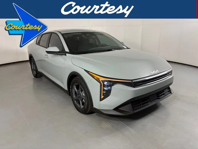 2026 Kia K4 LXS