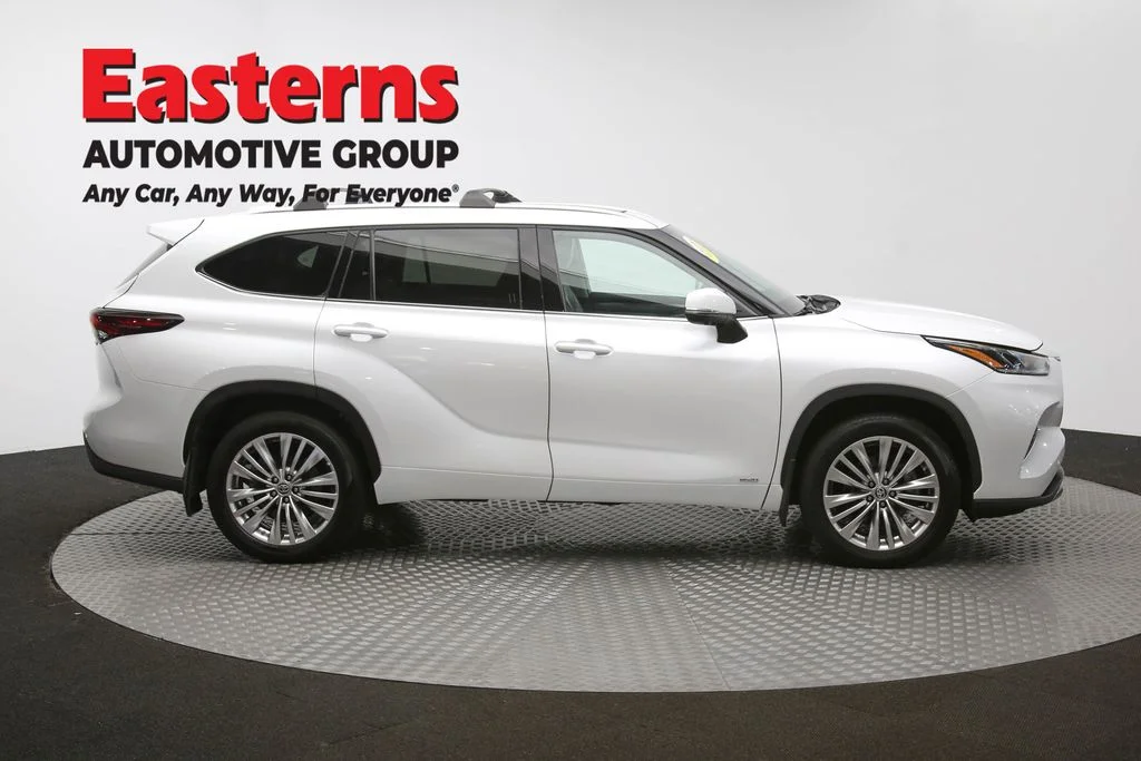 Used 2024 Beige Toyota Platinum image 4