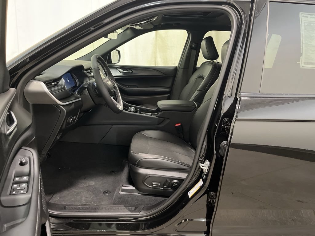 2025 Jeep Grand Cherokee L Altitude - Photo 9