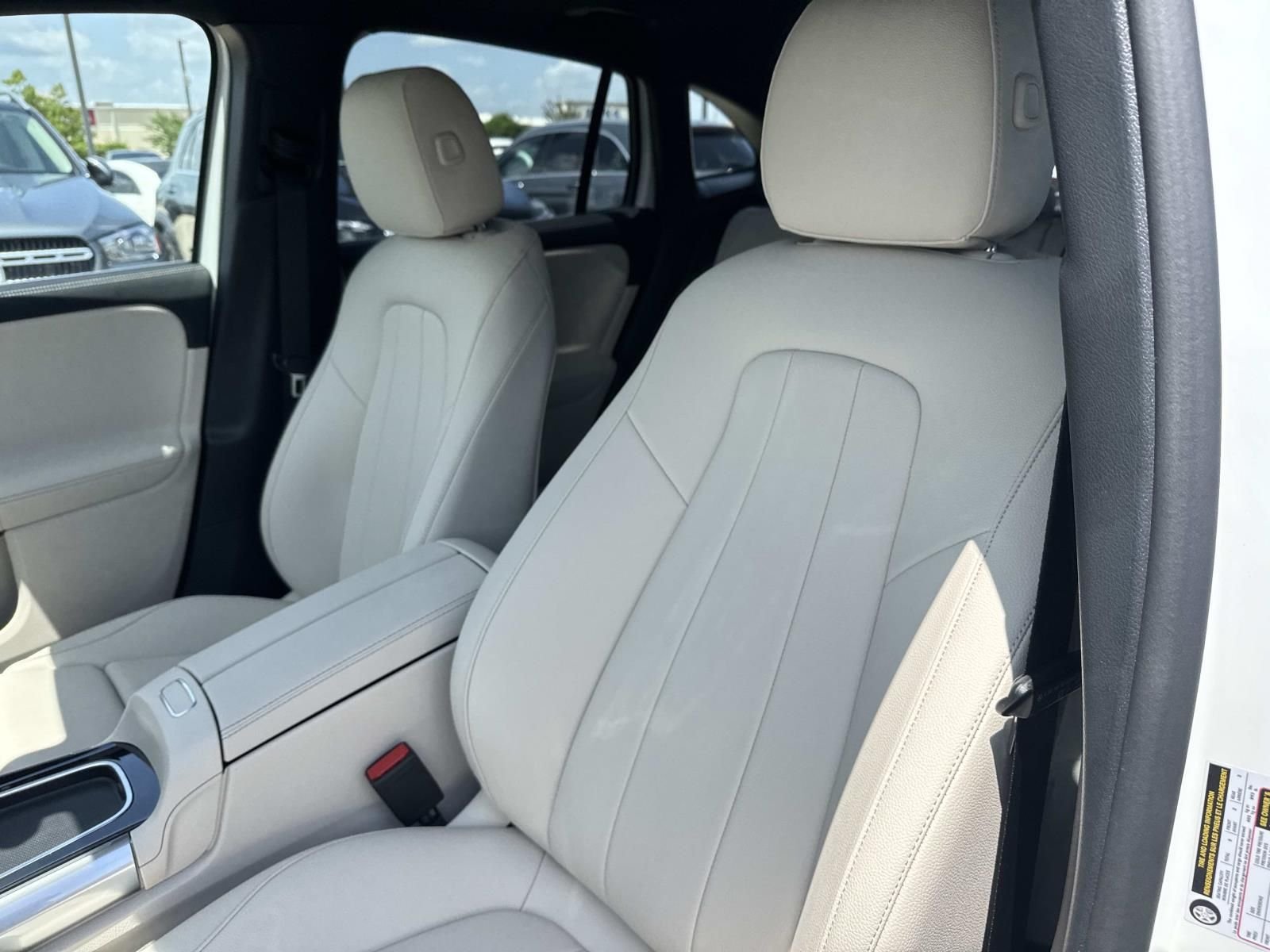 New 2026 White Mercedes-Benz GLA 250 image 10