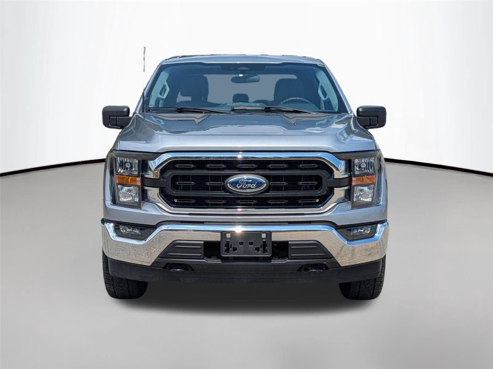 Used 2023 Iconic Silver Metallic Ford XLT image 2