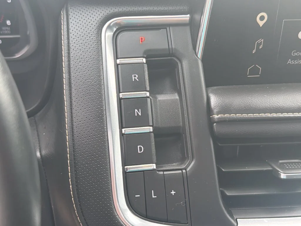 2023 GMC Yukon SLT - Photo 23