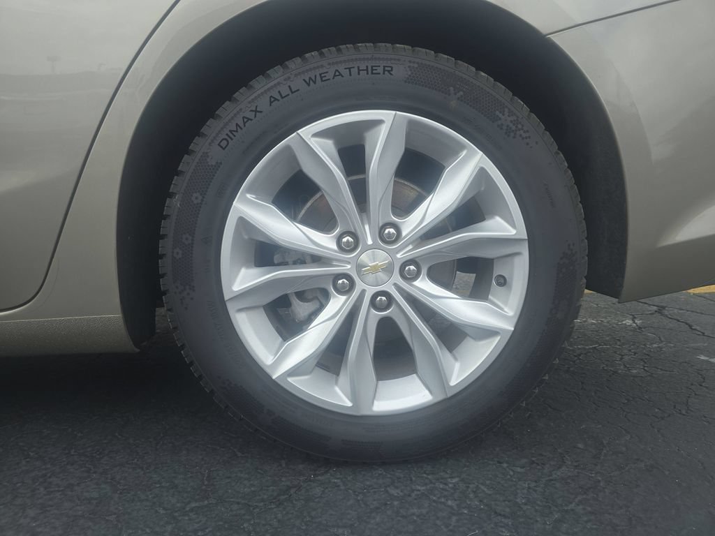 Used 2022 MINERAL GRAY METALLIC Chevrolet LT image 34