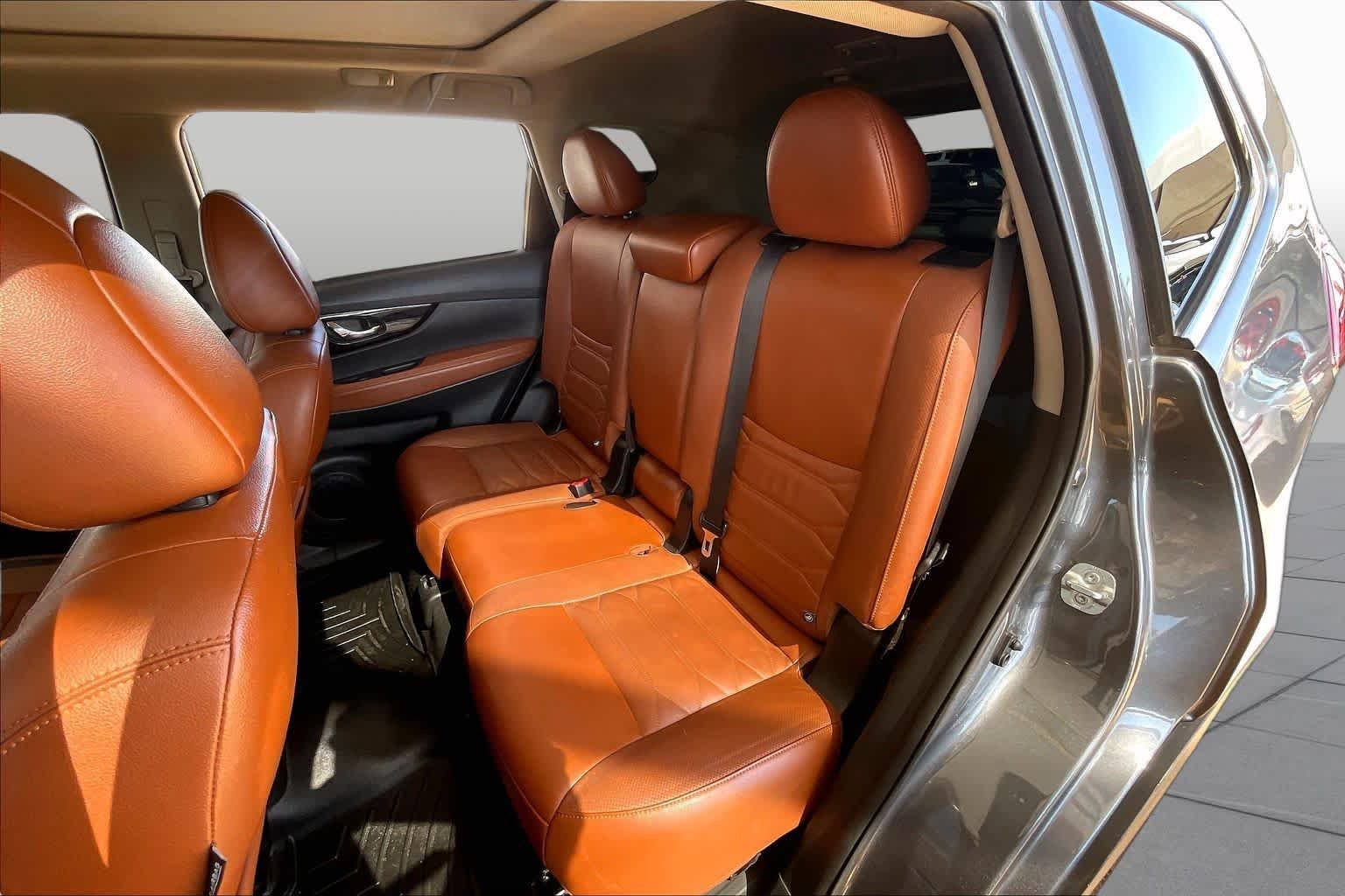 Used 2017 Gun Metallic Nissan SL image 18