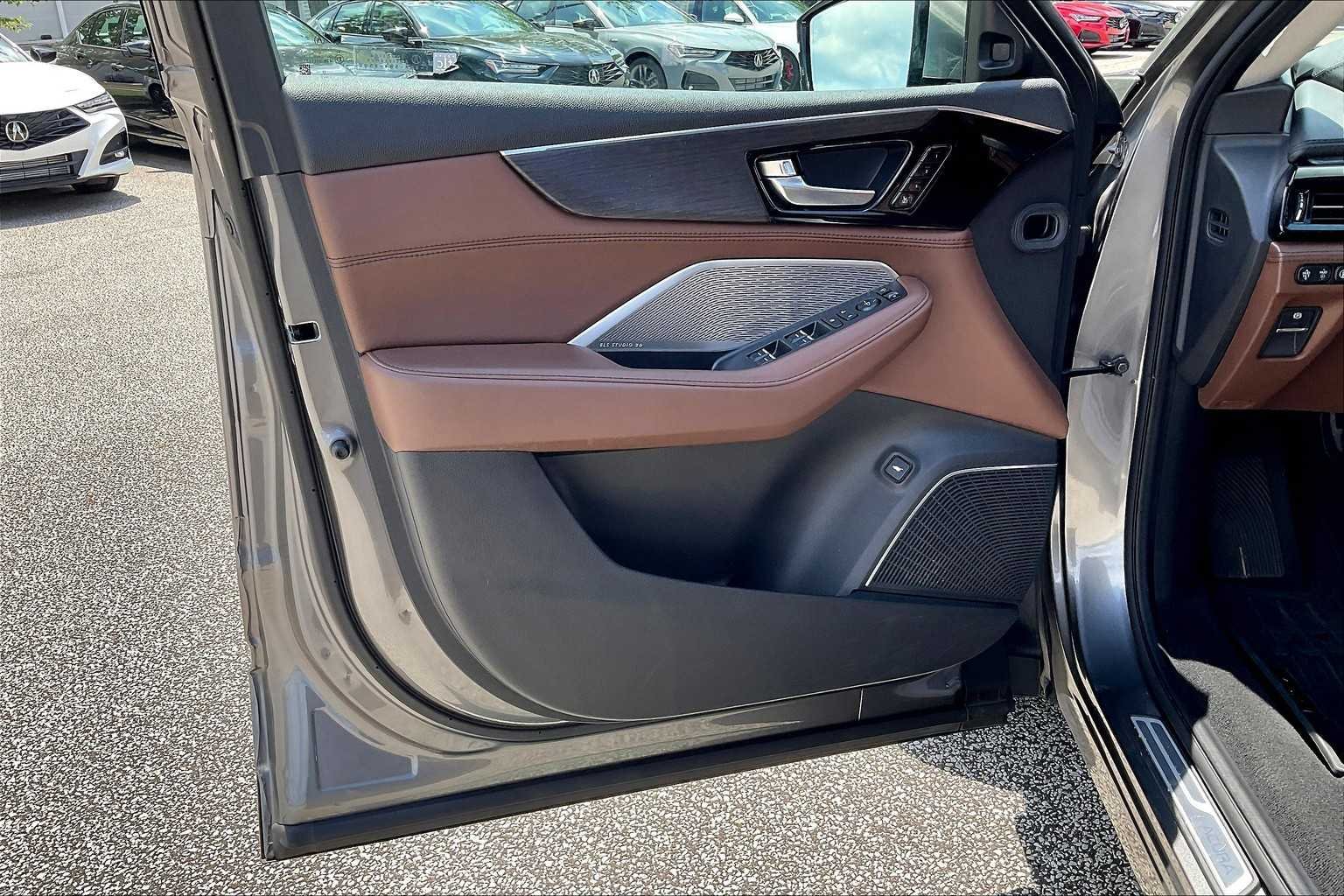 Used 2022 Liquid Carbon Metallic Acura w/Advance Package image 20