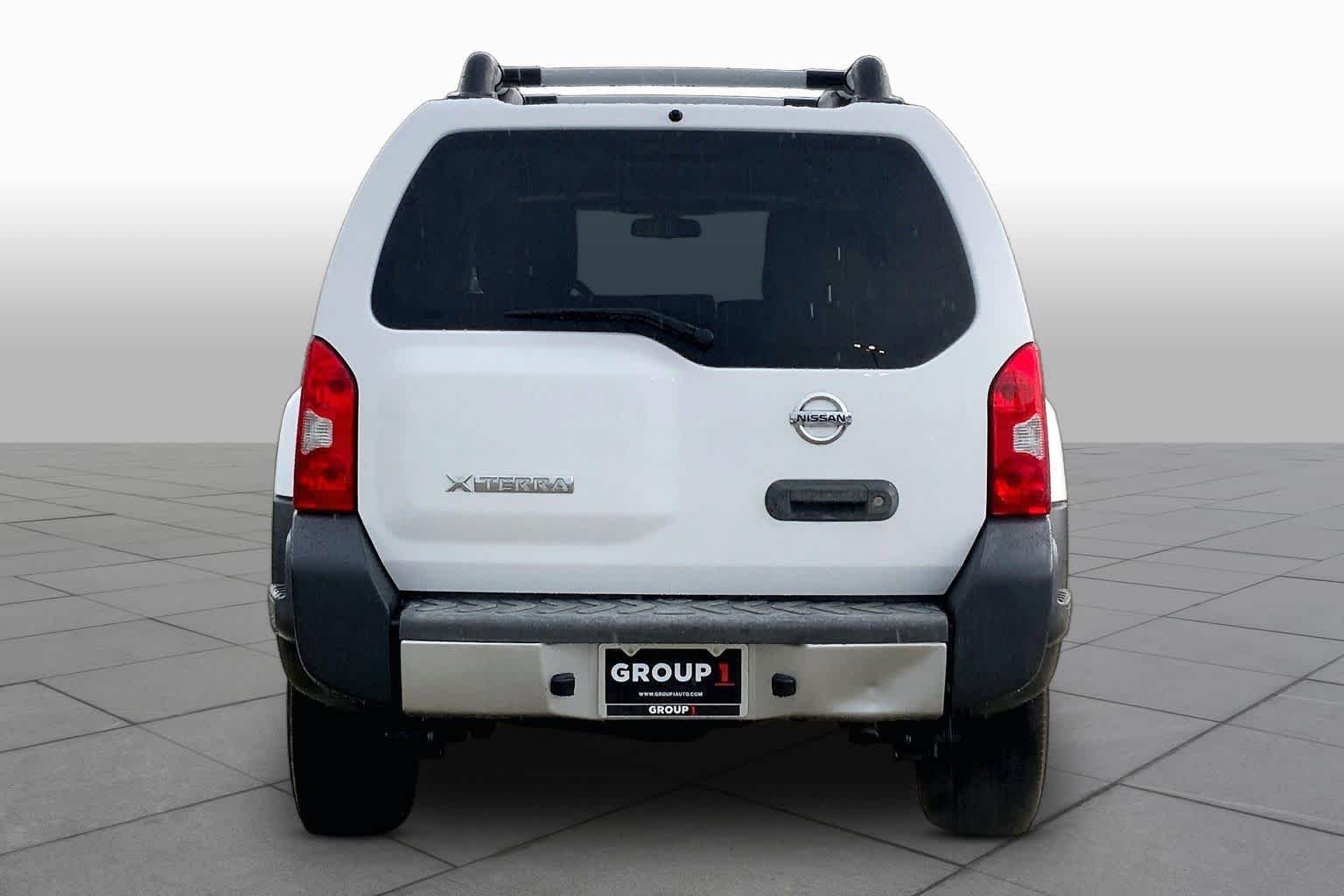 Used 2012 Avalanche Nissan S image 4