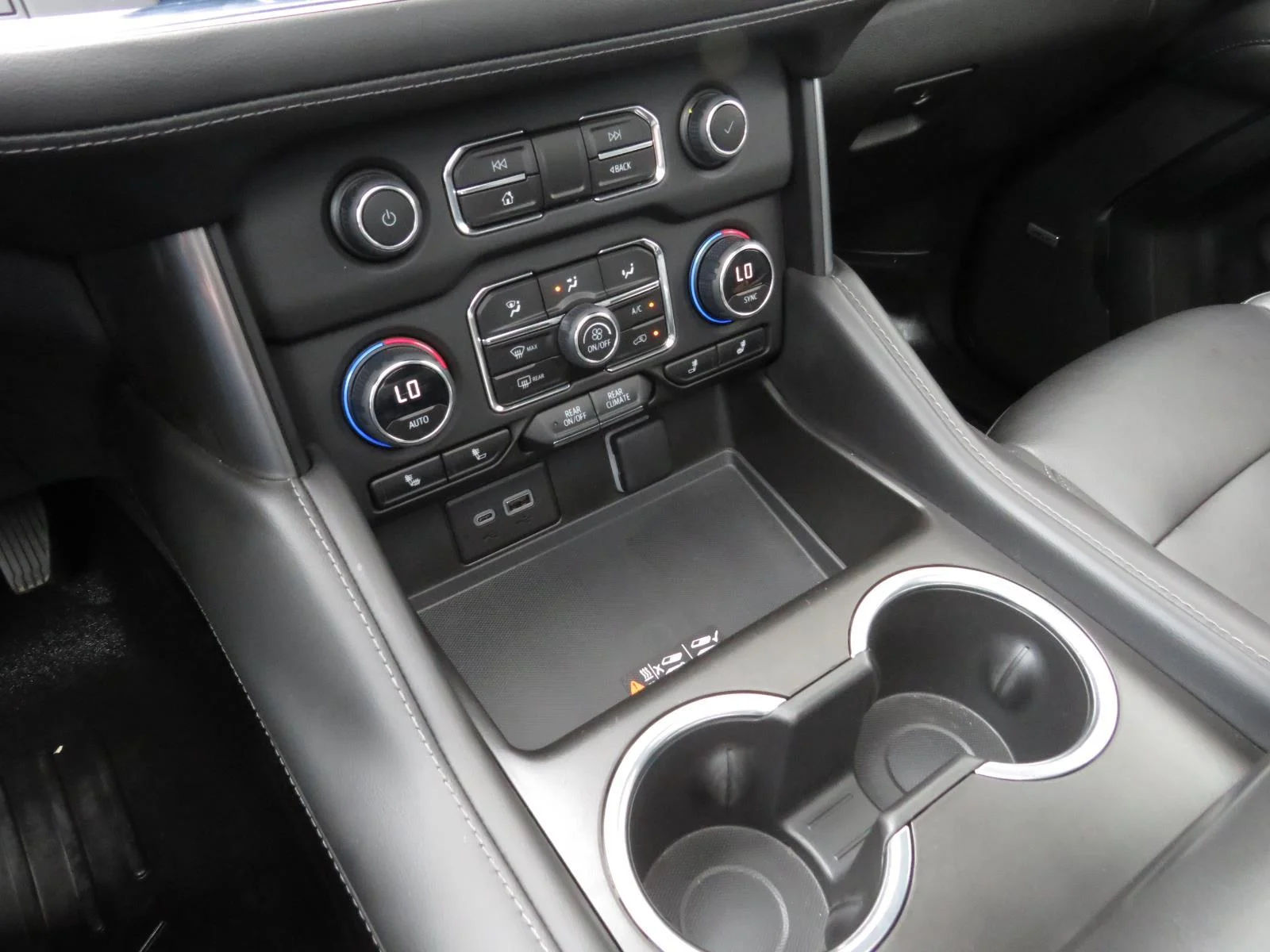 Used 2023 Midnight Blue Metallic Chevrolet Z71 image 29
