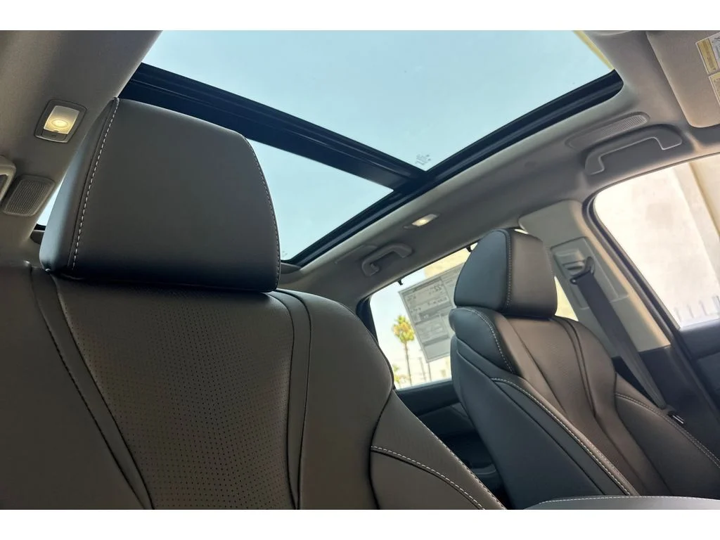New 2026 Majestic Black Pearl Acura w/Technology Package image 15