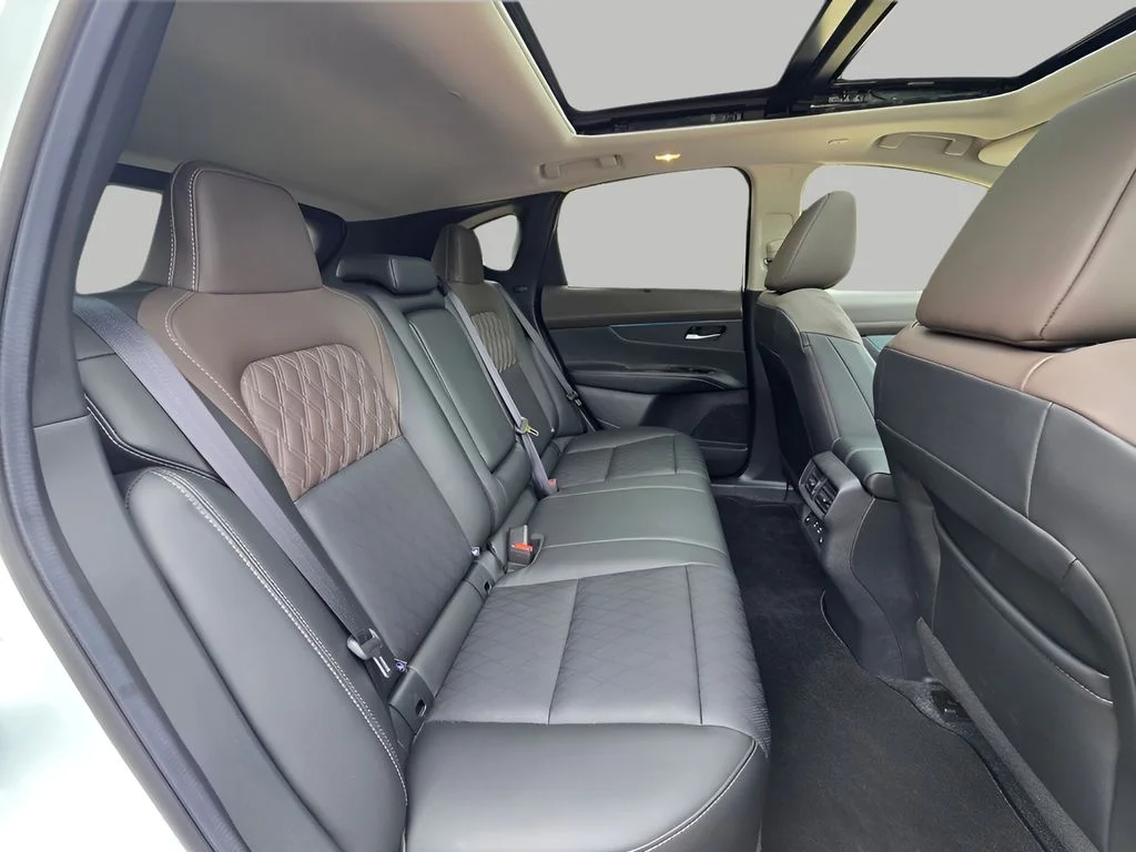 Used 2026 Everest White Pearl Tricoat Nissan Platinum image 8
