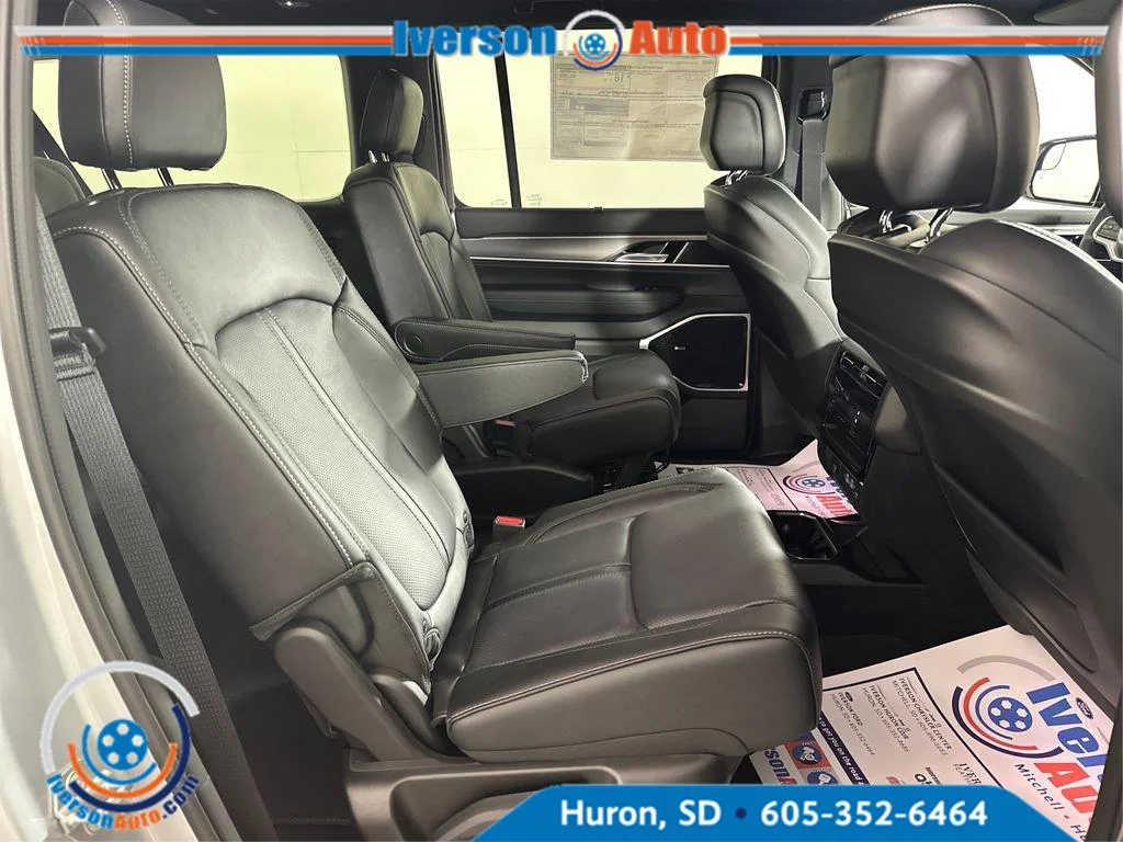 New 2026 Silver Zynith Jeep Limited Reserve image 29