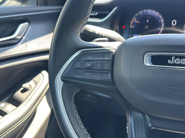 Used 2024 White Jeep Laredo image 16