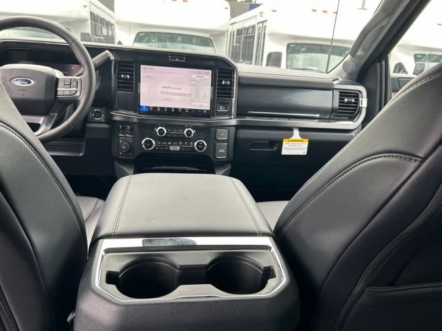 New 2026 Glacier Gray Metallic Tri-Coat Ford F-250® Lariat® image 21