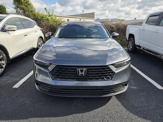 Used 2024  Honda EX image 2