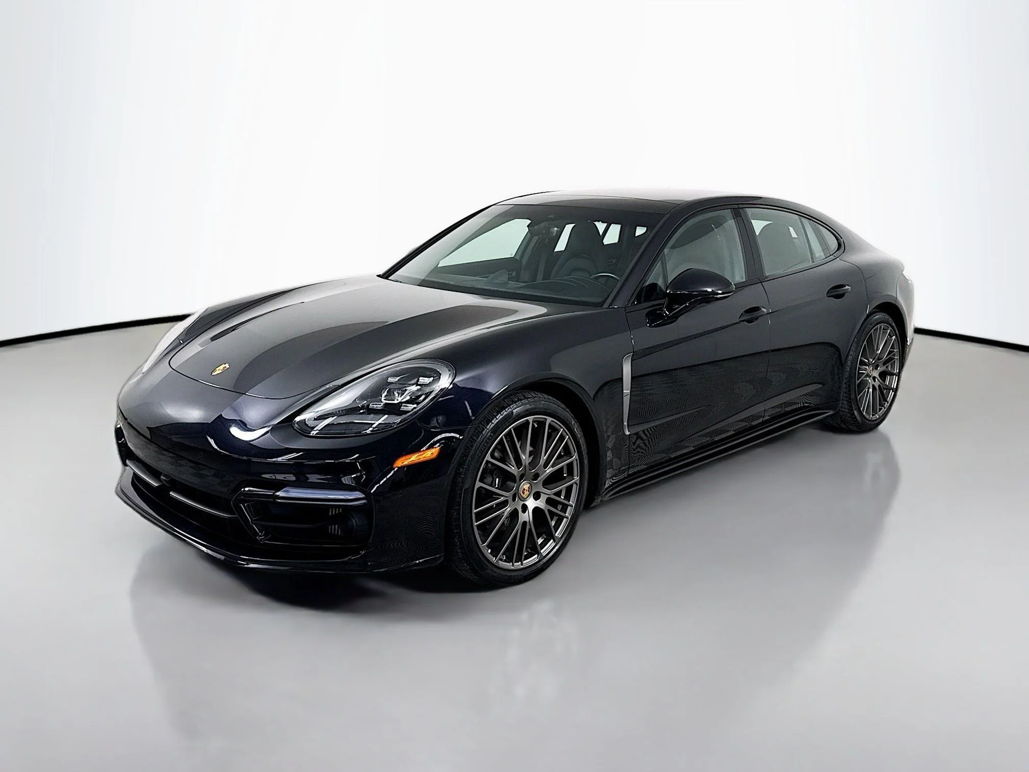 2023 Porsche Panamera 4 Platinum Edition's photo