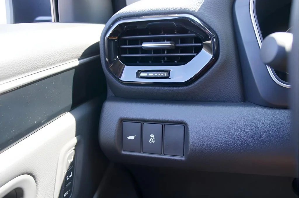 Used 2025 Black Honda EX-L image 16